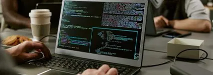 C#, ¿qué es? ¿Quién lo inventó? ¡Conoce este lenguaje de programación!